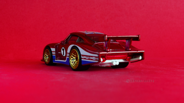 Illustration for article titled Rennsport Reunion: 1/64 Hot Wheels Car Culture Track Day Porsche 935/78